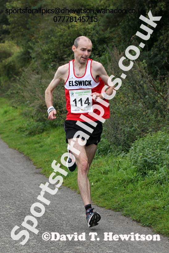 Finish of the Prudhoe Miners Run. Photo: David T. Hewitson/Sports for All Pics